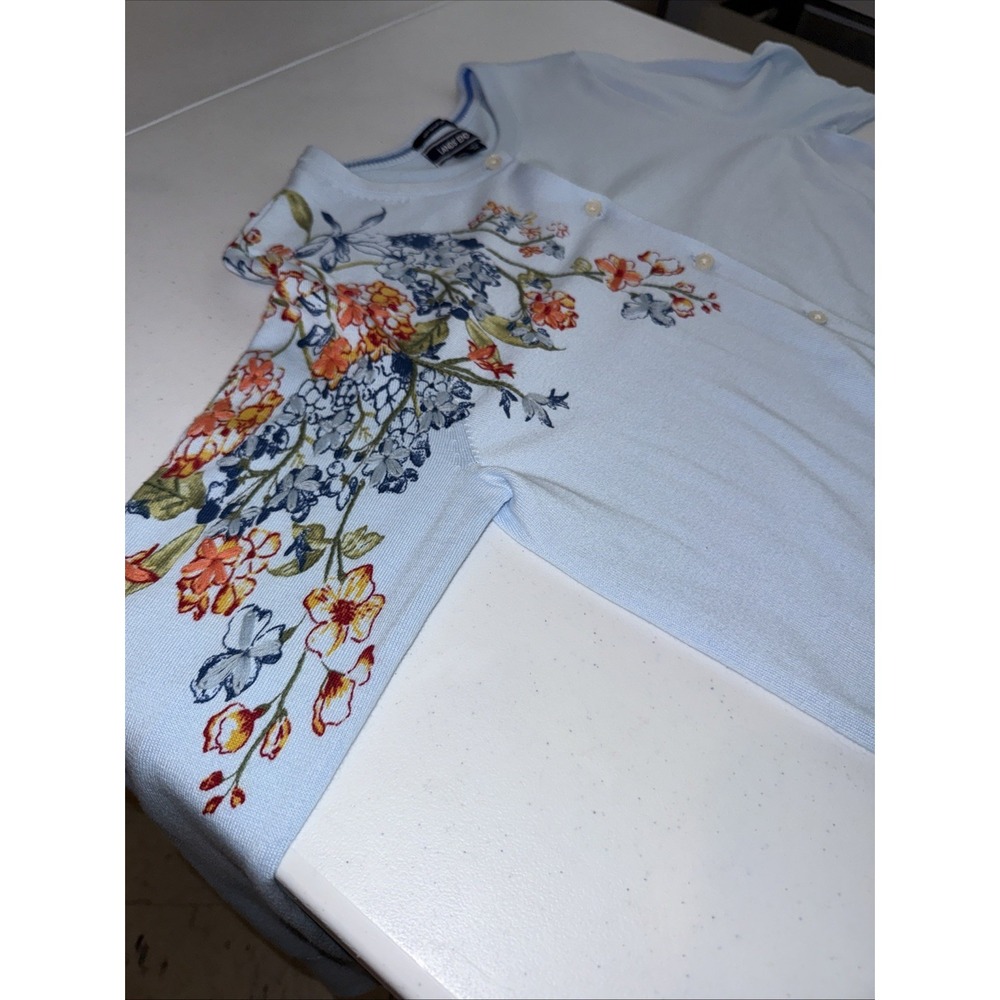 Lands End Embroidered Cardigan Light Blue Floral Feminine NWOT Sz Med Pima Cotto - Picture 6 of 13